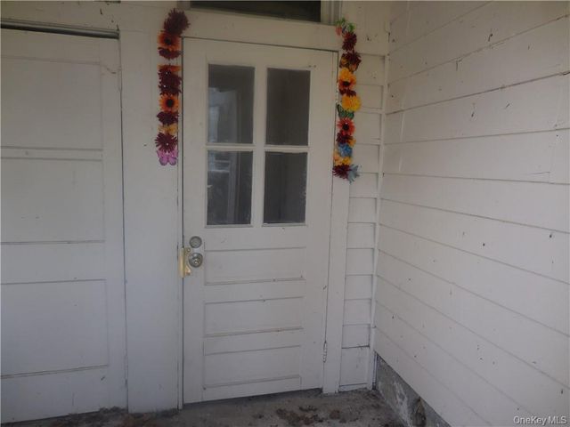 10 Edmunds Lane A, Pine Bush, NY 12566