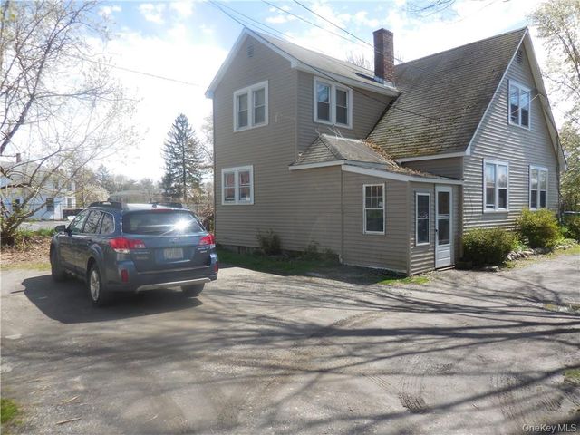 10 Edmunds Lane A, Pine Bush, NY 12566