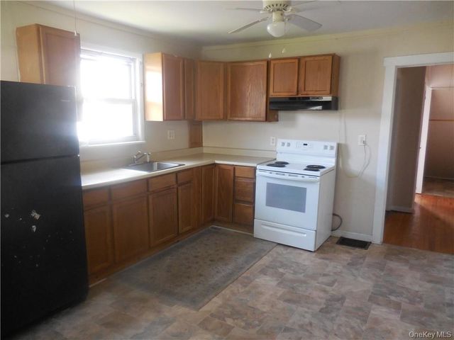 10 Edmunds Lane A, Pine Bush, NY 12566