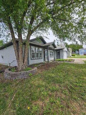 1208 Aspen Drive, Greenwood, MO 64034