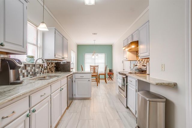 1709 Circle Creek Drive, Lewisville, TX 75067