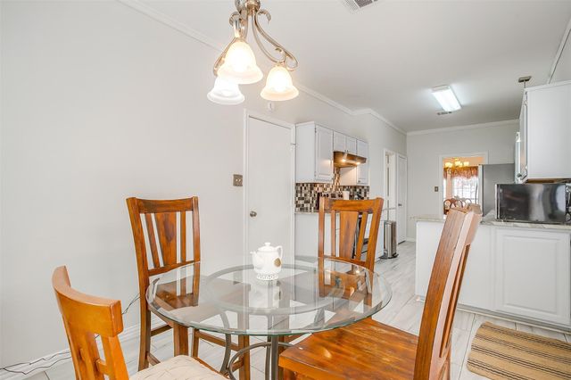 1709 Circle Creek Drive, Lewisville, TX 75067