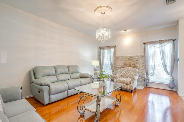 1709 Circle Creek Drive, Lewisville, TX 75067