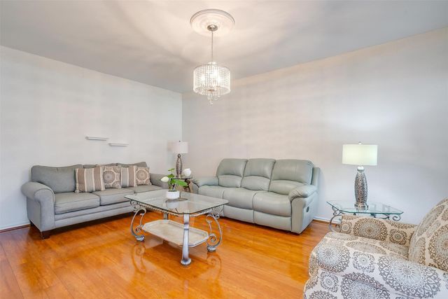 1709 Circle Creek Drive, Lewisville, TX 75067