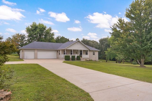 8592 W Farm Road 104, Willard, MO 65781