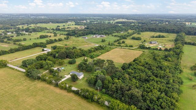 8592 W Farm Road 104, Willard, MO 65781
