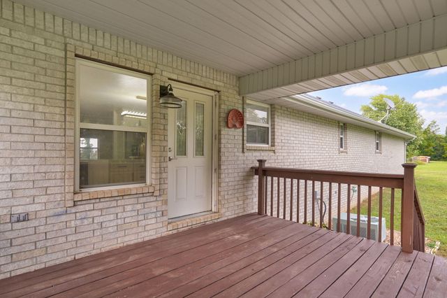 8592 W Farm Road 104, Willard, MO 65781
