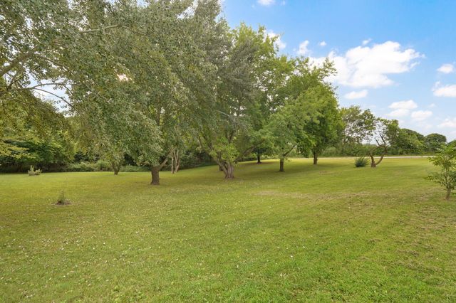 8592 W Farm Road 104, Willard, MO 65781