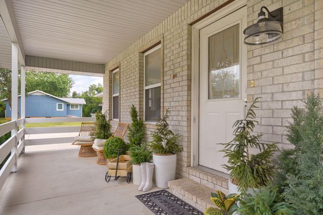 8592 W Farm Road 104, Willard, MO 65781