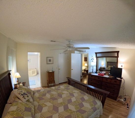 6280 Cypress Lane, Lantana, FL 33462