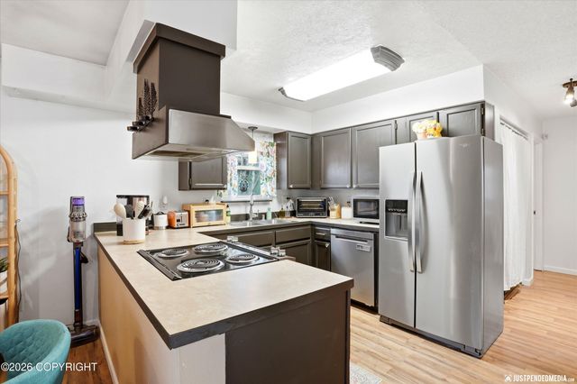310 Dannilyn Circle, Anchorage, AK 99504