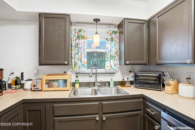 310 Dannilyn Circle, Anchorage, AK 99504