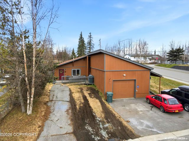310 Dannilyn Circle, Anchorage, AK 99504