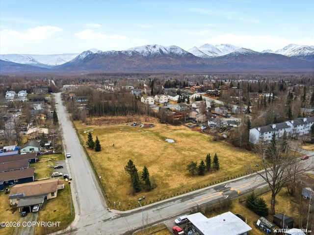 310 Dannilyn Circle, Anchorage, AK 99504
