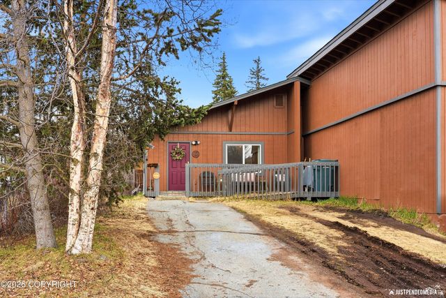 310 Dannilyn Circle, Anchorage, AK 99504