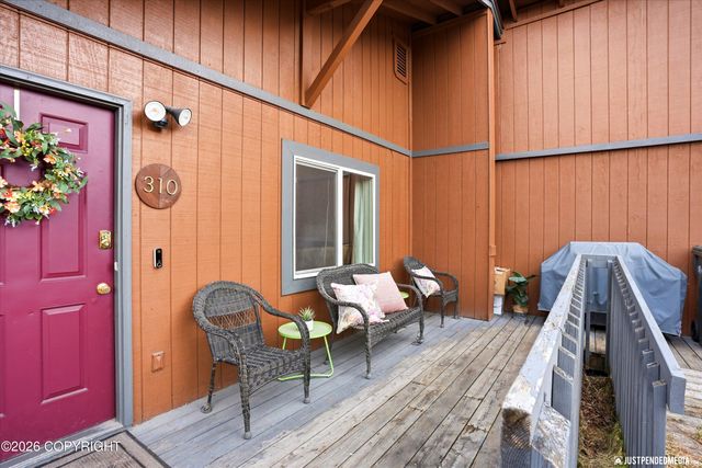 310 Dannilyn Circle, Anchorage, AK 99504