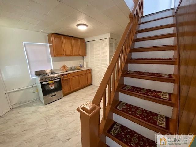 123 Kossuth Street, Franklin, NJ 08873