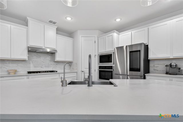 746 Hidden View Street, New Braunfels, TX 78130