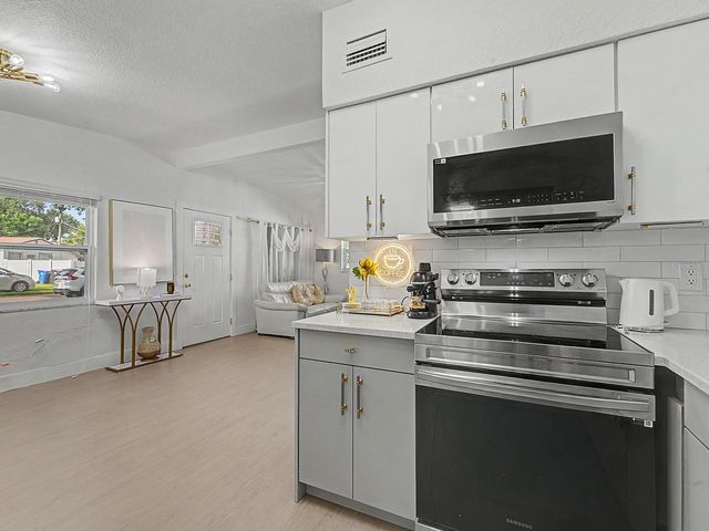 609 FAIRMONT DRIVE, Brandon, FL 33511
