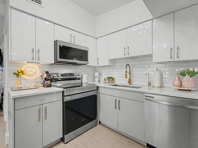 609 FAIRMONT DRIVE, Brandon, FL 33511
