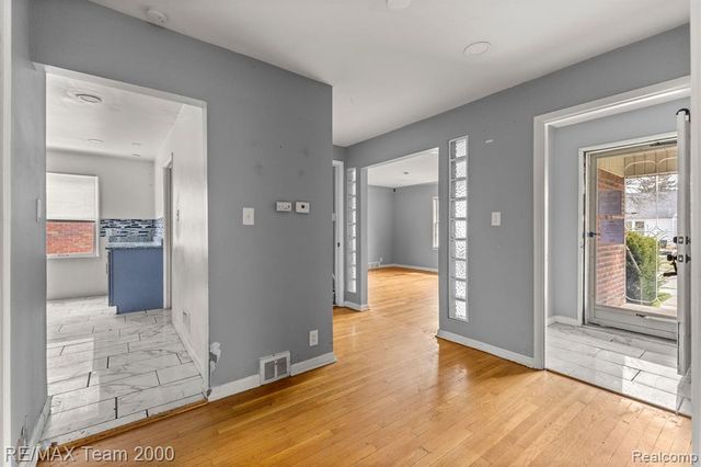 15655 Semrau Avenue, Eastpointe, MI 48021