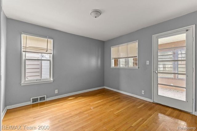 15655 Semrau Avenue, Eastpointe, MI 48021