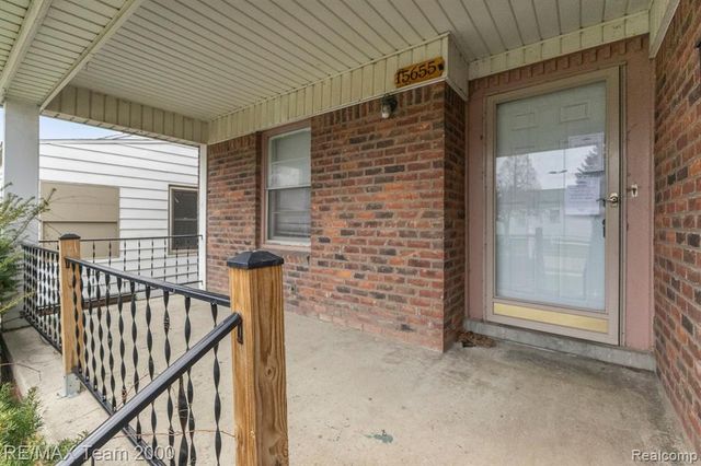 15655 Semrau Avenue, Eastpointe, MI 48021