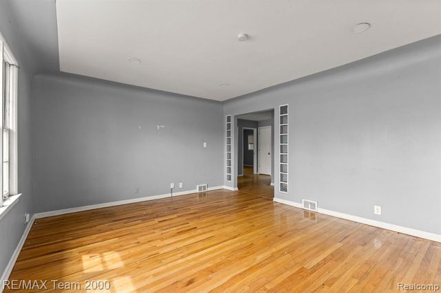 15655 Semrau Avenue, Eastpointe, MI 48021