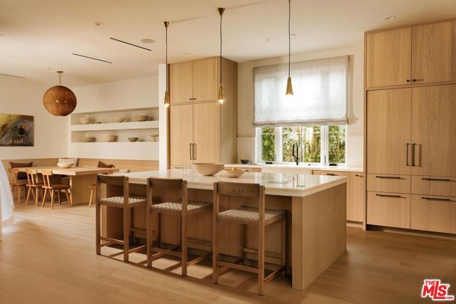 12128 Hesby Street, Valley Village, CA 91607