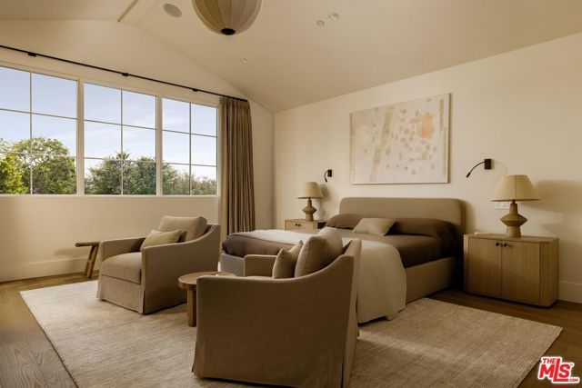 12128 Hesby Street, Valley Village, CA 91607