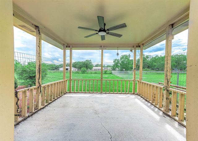2295 County Road 145, Alvin, TX 77511