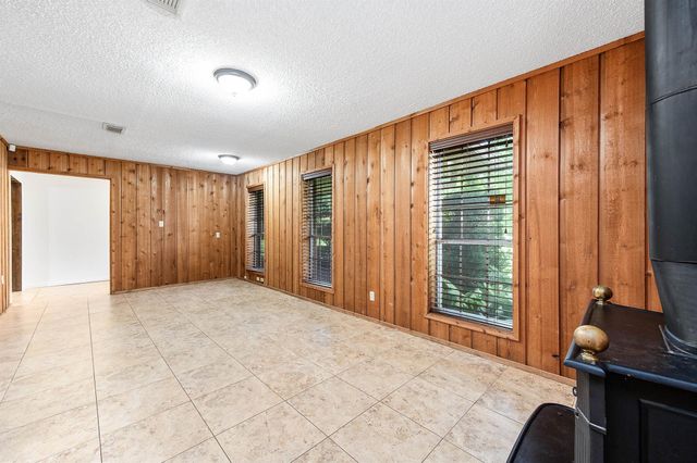 2295 County Road 145, Alvin, TX 77511