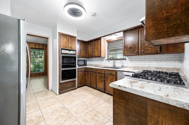 2295 County Road 145, Alvin, TX 77511