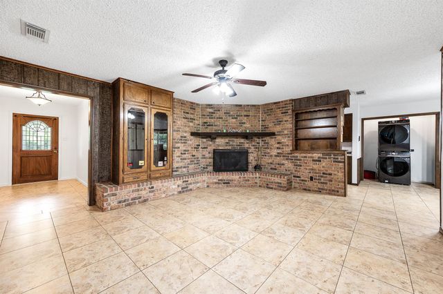 2295 County Road 145, Alvin, TX 77511