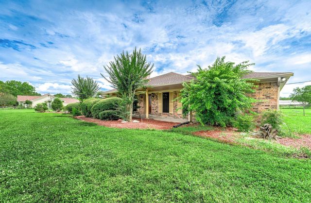 2295 County Road 145, Alvin, TX 77511