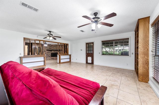 2295 County Road 145, Alvin, TX 77511