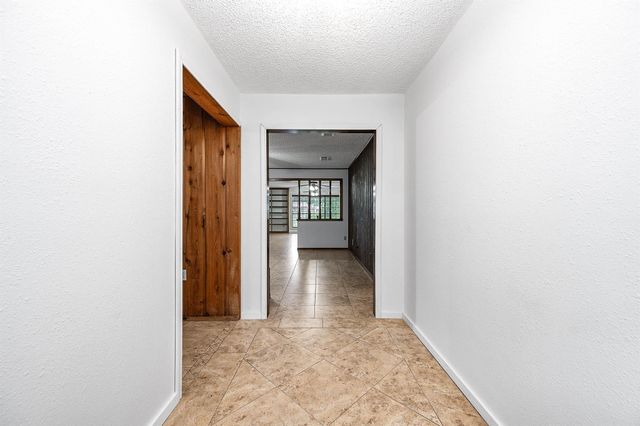 2295 County Road 145, Alvin, TX 77511