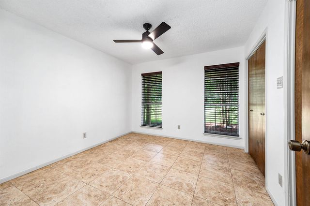 2295 County Road 145, Alvin, TX 77511