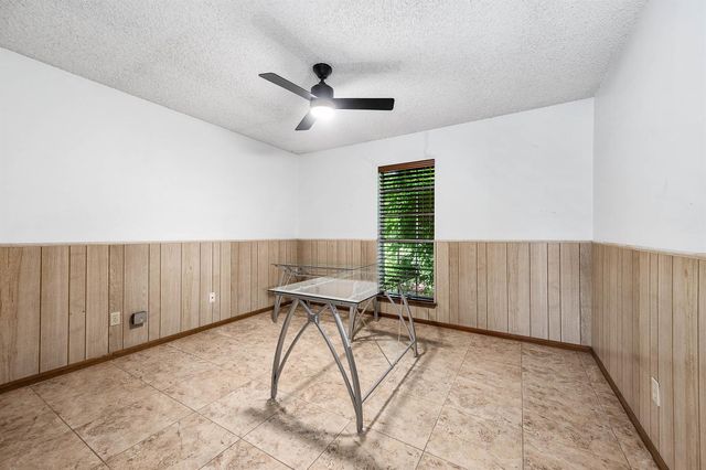 2295 County Road 145, Alvin, TX 77511