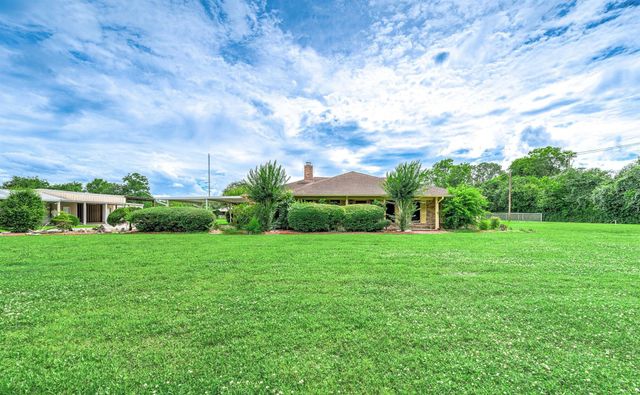 2295 County Road 145, Alvin, TX 77511