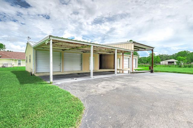 2295 County Road 145, Alvin, TX 77511