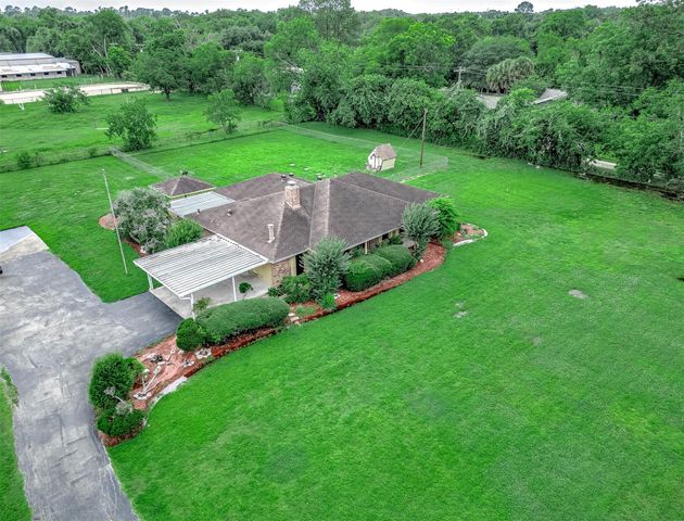 2295 County Road 145, Alvin, TX 77511