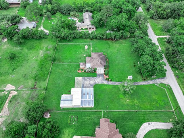 2295 County Road 145, Alvin, TX 77511