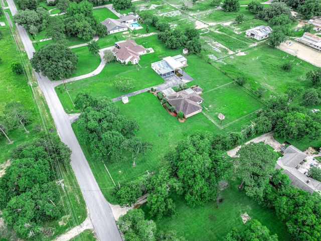 2295 County Road 145, Alvin, TX 77511