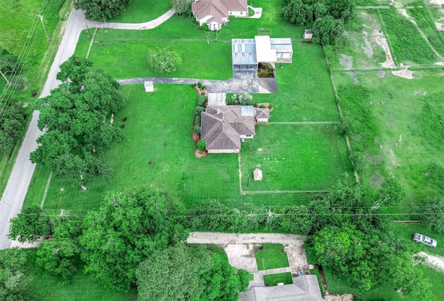 2295 County Road 145, Alvin, TX 77511