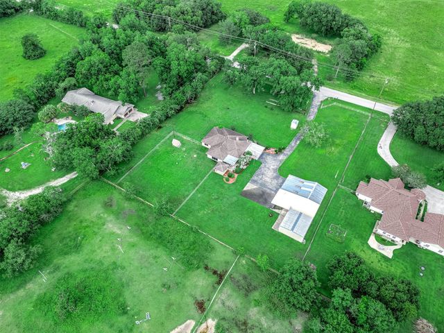 2295 County Road 145, Alvin, TX 77511