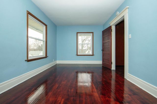 1600 Forest Avenue, Waterloo, IA 50702