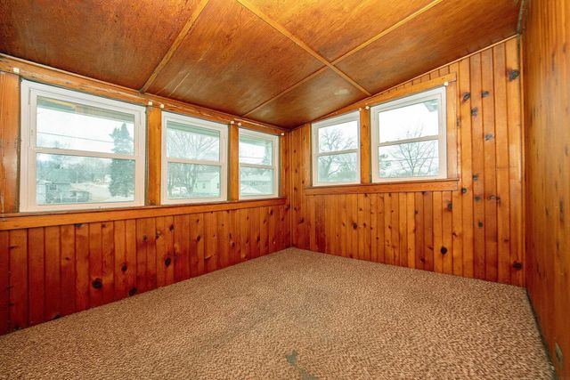 1600 Forest Avenue, Waterloo, IA 50702