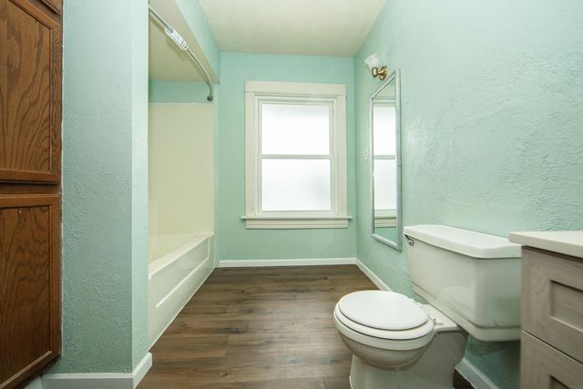 1600 Forest Avenue, Waterloo, IA 50702