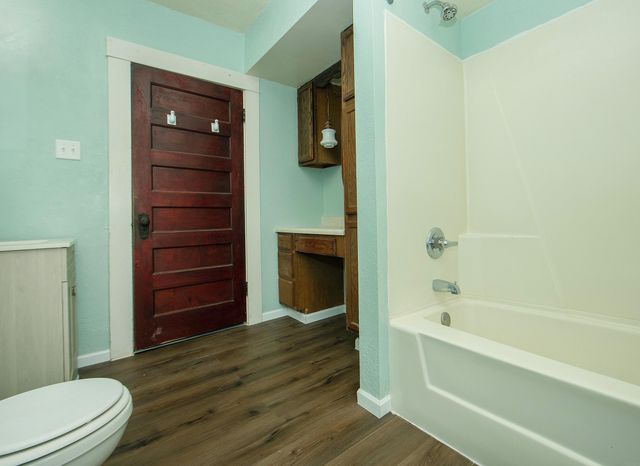 1600 Forest Avenue, Waterloo, IA 50702